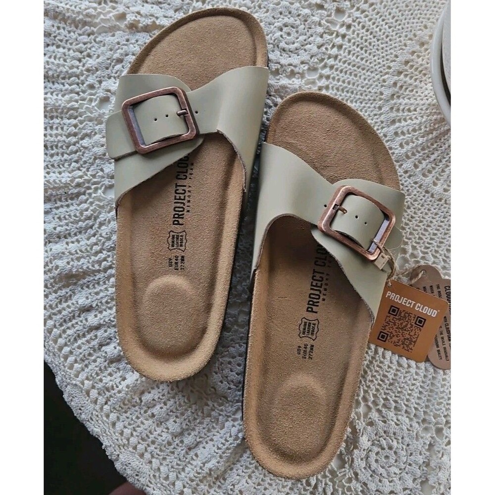 NWT Project Cloud Big Buckle Beige Leather Sandals 9 / 40